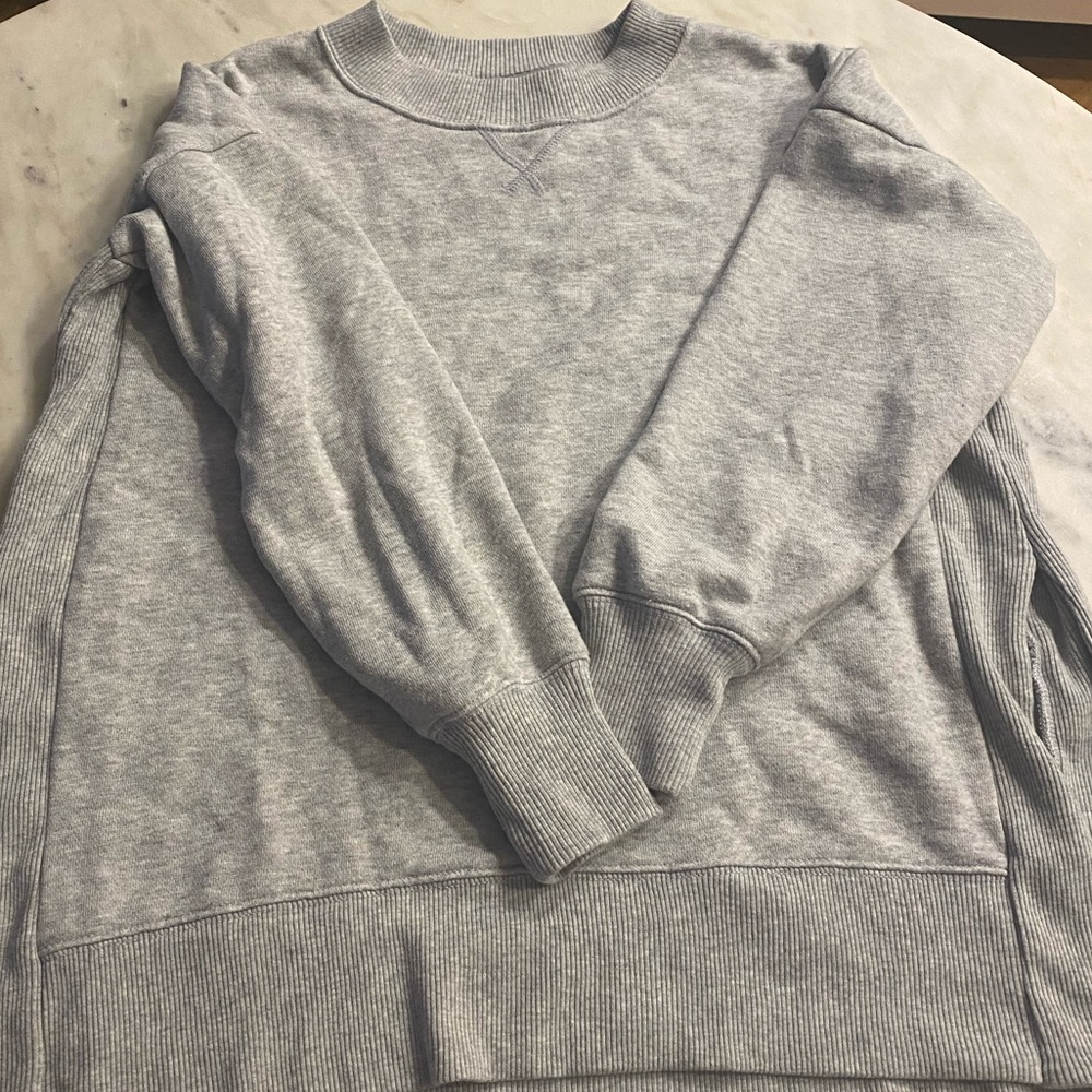 Aerie crew neck sweatshirt worn once size XXS heather gray